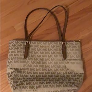 MichaelKors JetSet Signature Medium EastWest Tote
